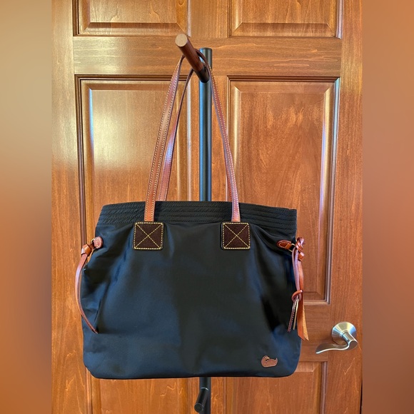 Dooney & Bourke Tote Nylon Black Brown Size Medium - Picture 1 of 17